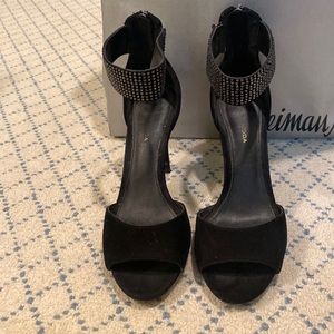 People Moda Black Heels